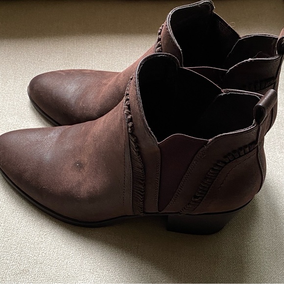 MIA “Carroll” Heeled Pull-On Bootie chocolate brown 9.5 - Picture 8 of 11